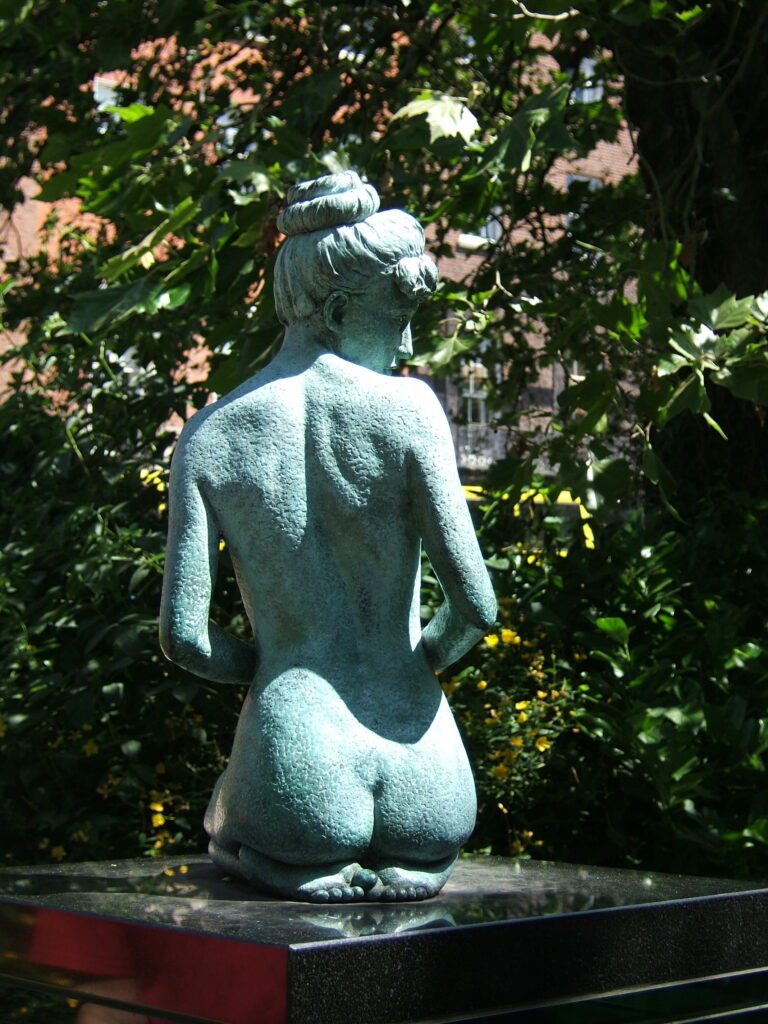 Statue of a woman with a good body shape